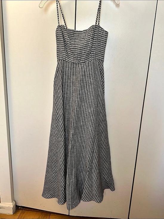 Reformation Dresses & Skirts - Reformation Monette Linen
Midi Dress